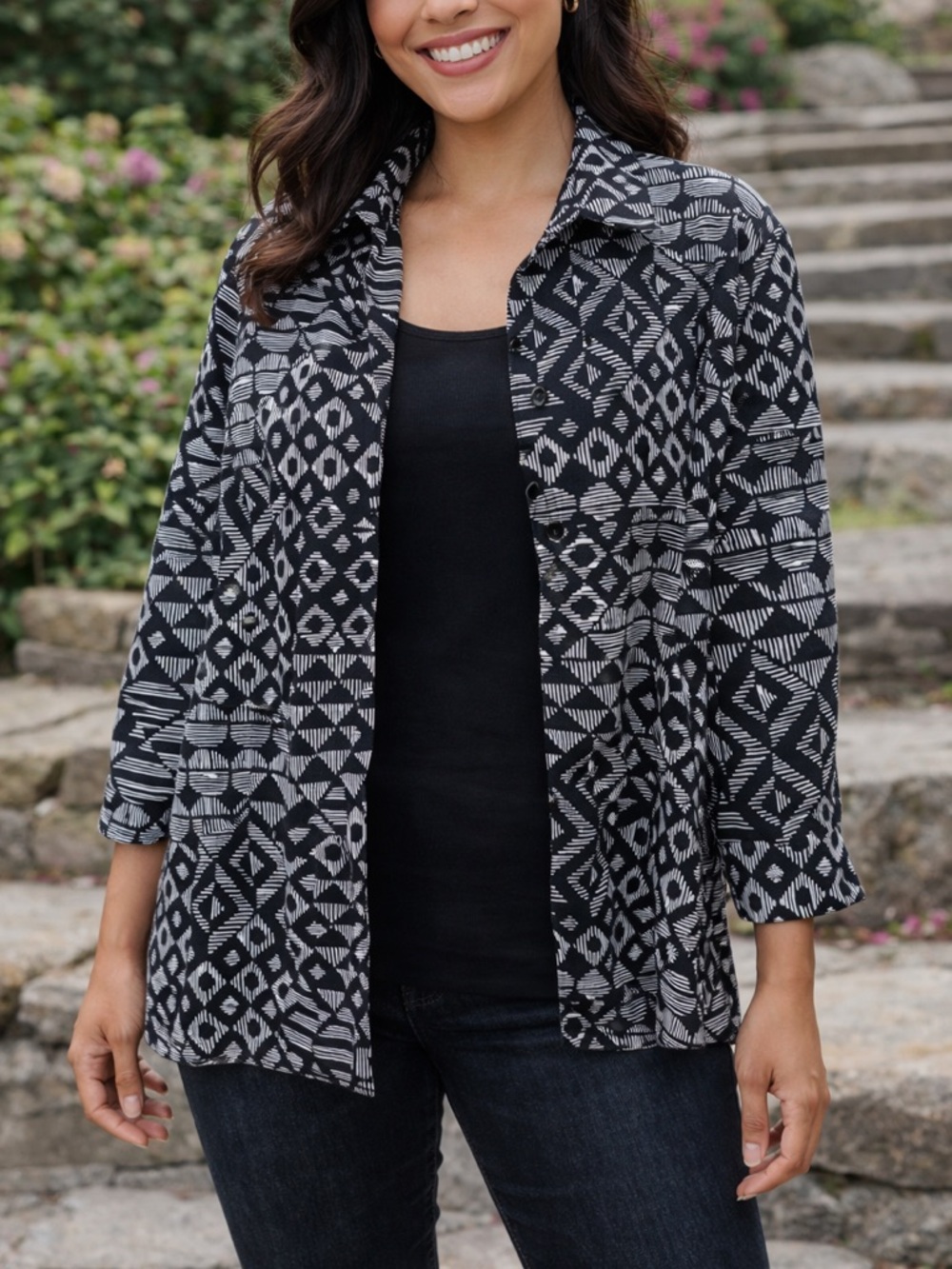 NOTATIONS- BLACK &WHITE ABSTRACT 3/4 SLEEVE 2 IN 1 BLOUSE SIZE MEDIUM